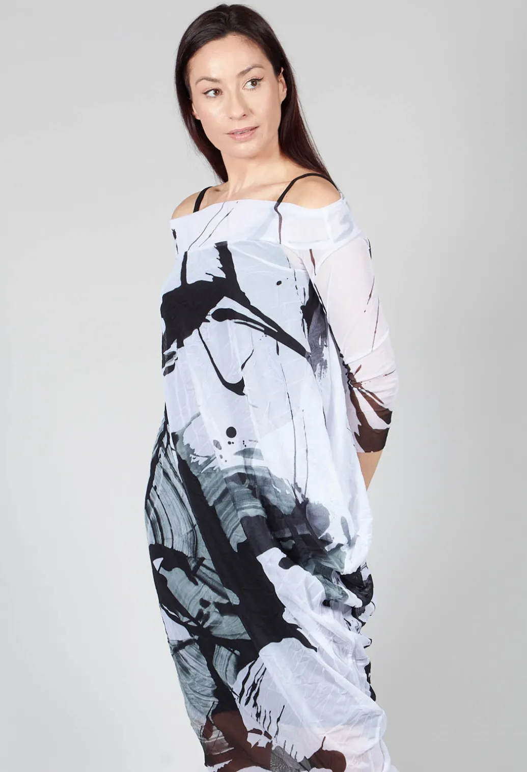 OSLO Dress in Black White Colourful