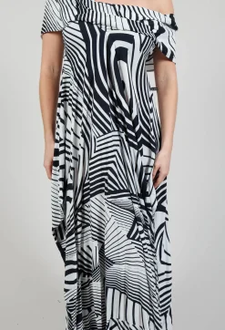 PAKA10 Dress in White with Black