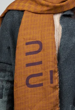 Patterned Scarf in Bronzo
