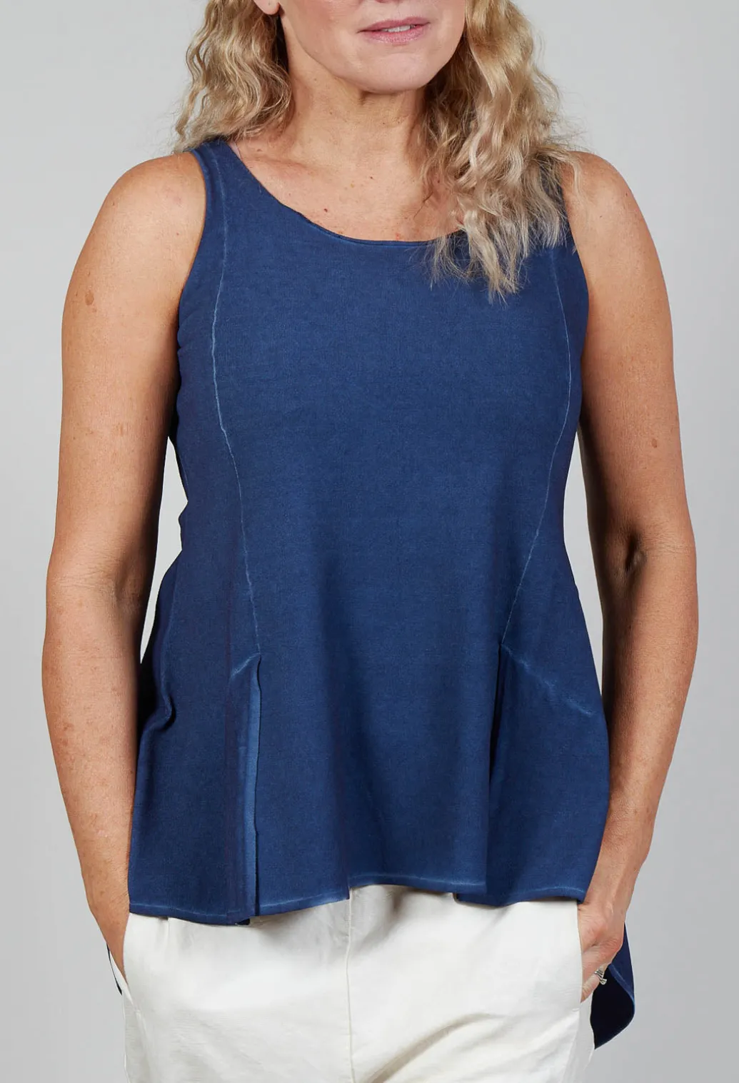 Peplum Vest in Enzian Cloud