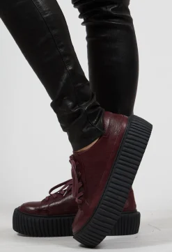 Platform Trainers in Merlot