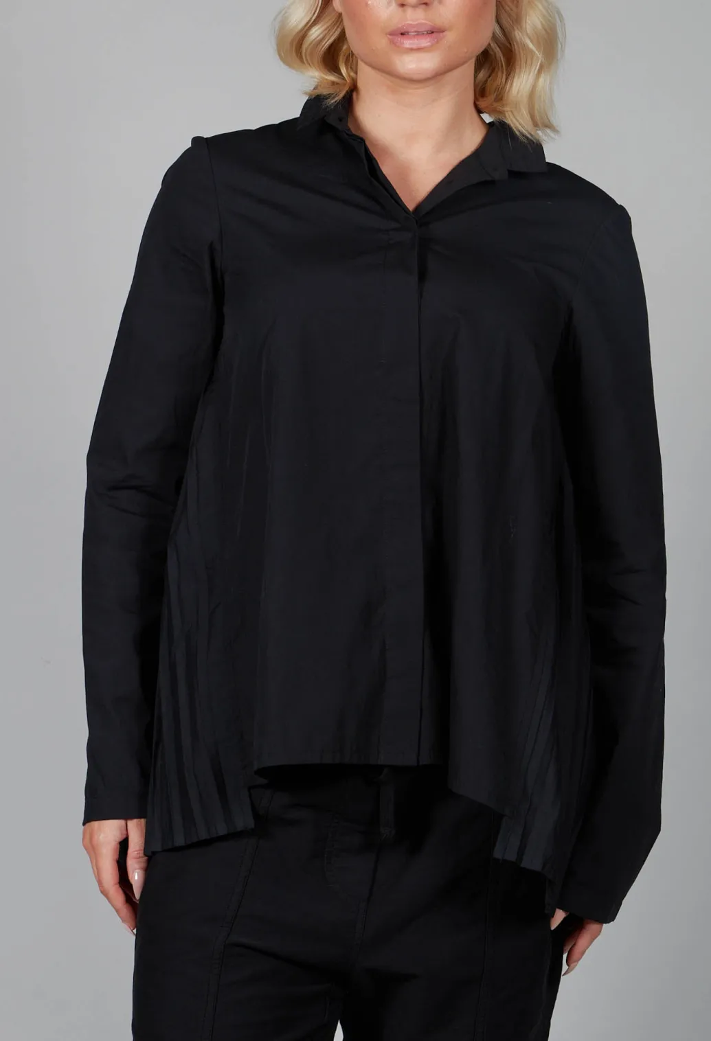 Pleated Back Shirt in Black