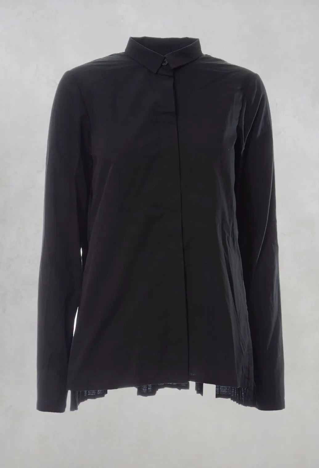Pleated Back Shirt in Black