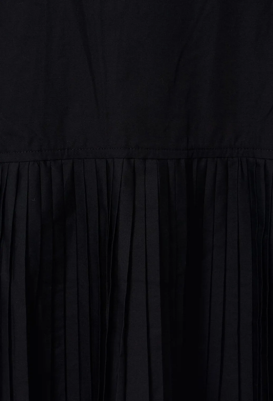 Pleated Back Shirt in Black