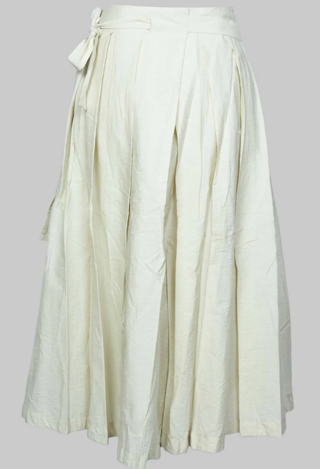 Pleated Nayati Skirt in White Clay