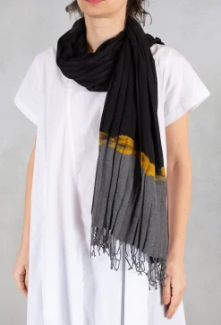 Pleated Scarf in Black/Grey