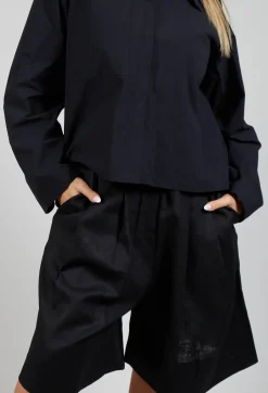 Pleated Shorts in Black