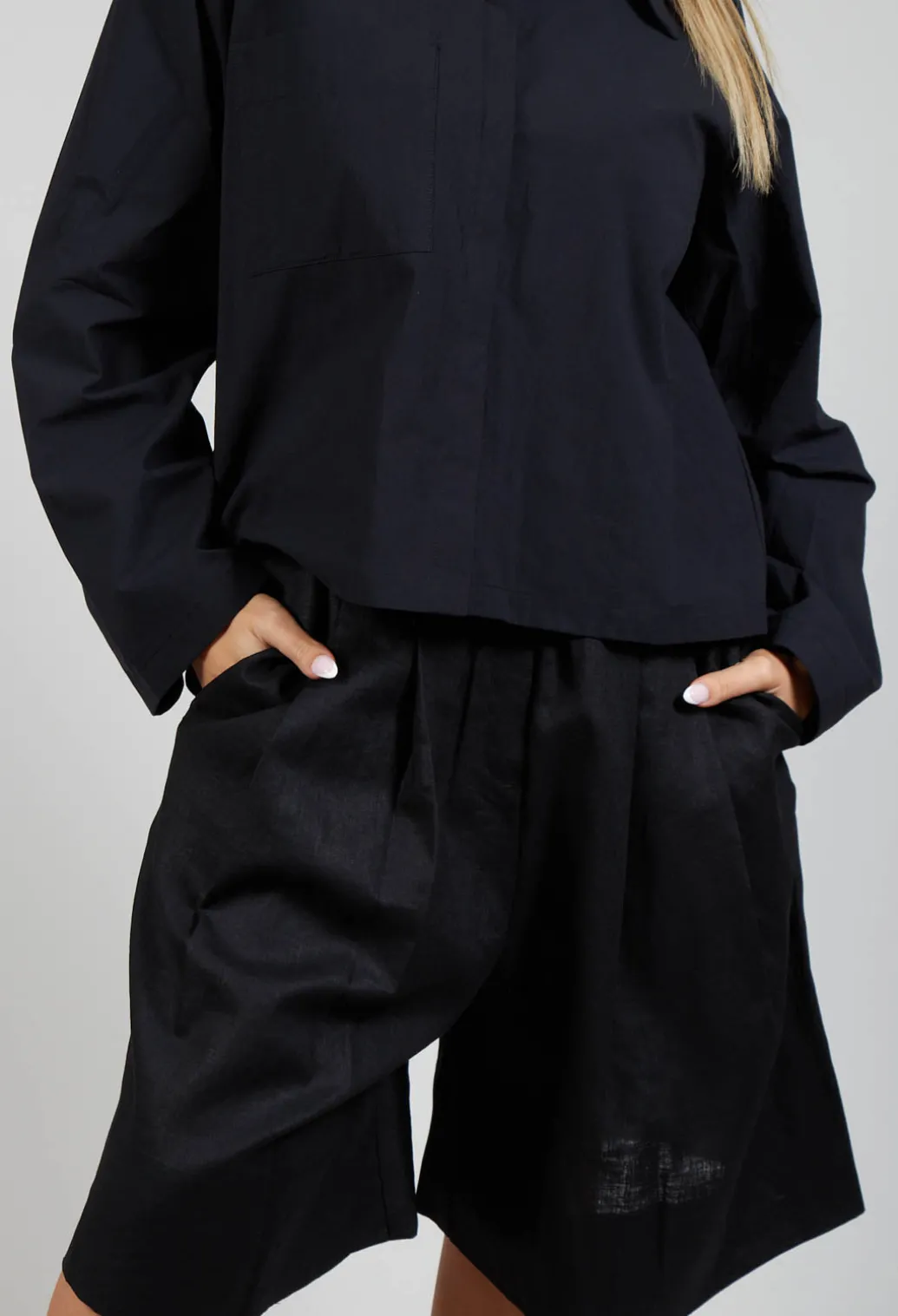 Pleated Shorts in Black