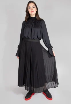 Pleated Skirt in Black