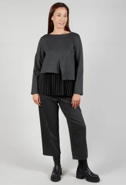 Pleated Top with Overlay in Antracite and Nero
