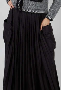 Pleated Utility Skirt in Nero