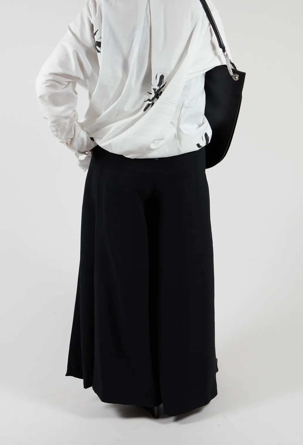 Pleated Wide Leg Pants in Lalabel Nero