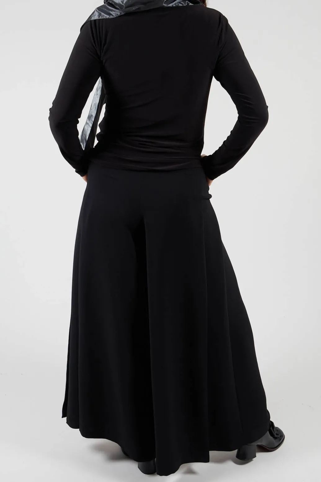 Pleated Wide Leg Pants in Lalabel Nero