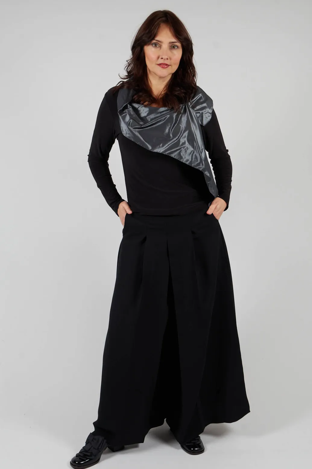 Pleated Wide Leg Pants in Lalabel Nero
