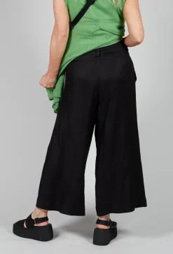 Pleated Wide Leg Trousers in Black