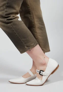 Pointed Flats in Osso
