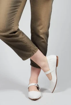 Pointed Flats in Osso
