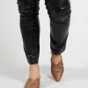 Pointed Pumps in Tortora