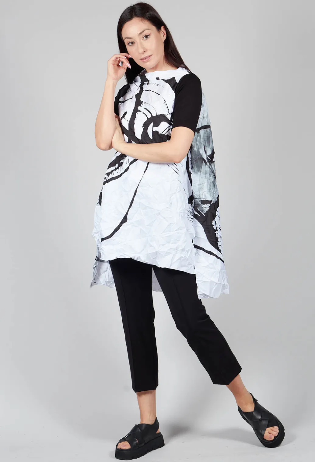 PORS Top in Black White Colourful