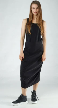 PRE-ORDER - Pull On Curved Hem Pencil Skirt in Grey Pull On Curved Hem Pencil Skirt in Grey (Pictured in Black)