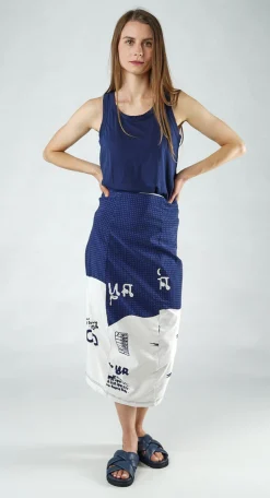 PRE-ORDER - Pull On Curved Hem Pencil Skirt in Malibu Print (Pictured in Navy Print)