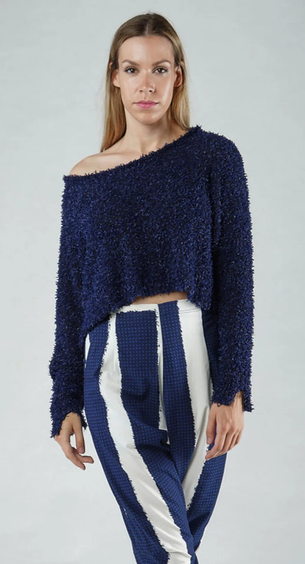 PRE-ORDER - Textured Cropped Jumper in Navy