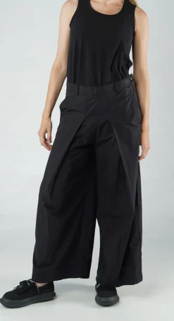 PRE-ORDER - Trousers with Oversized Pleats in Offwhite (Pictured in Black)