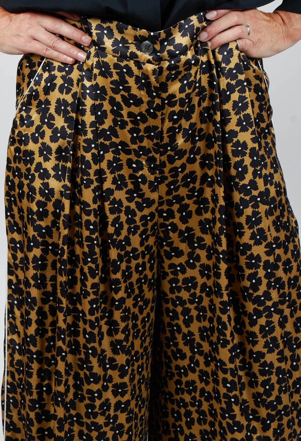Printed Wide Leg Trousers in Black