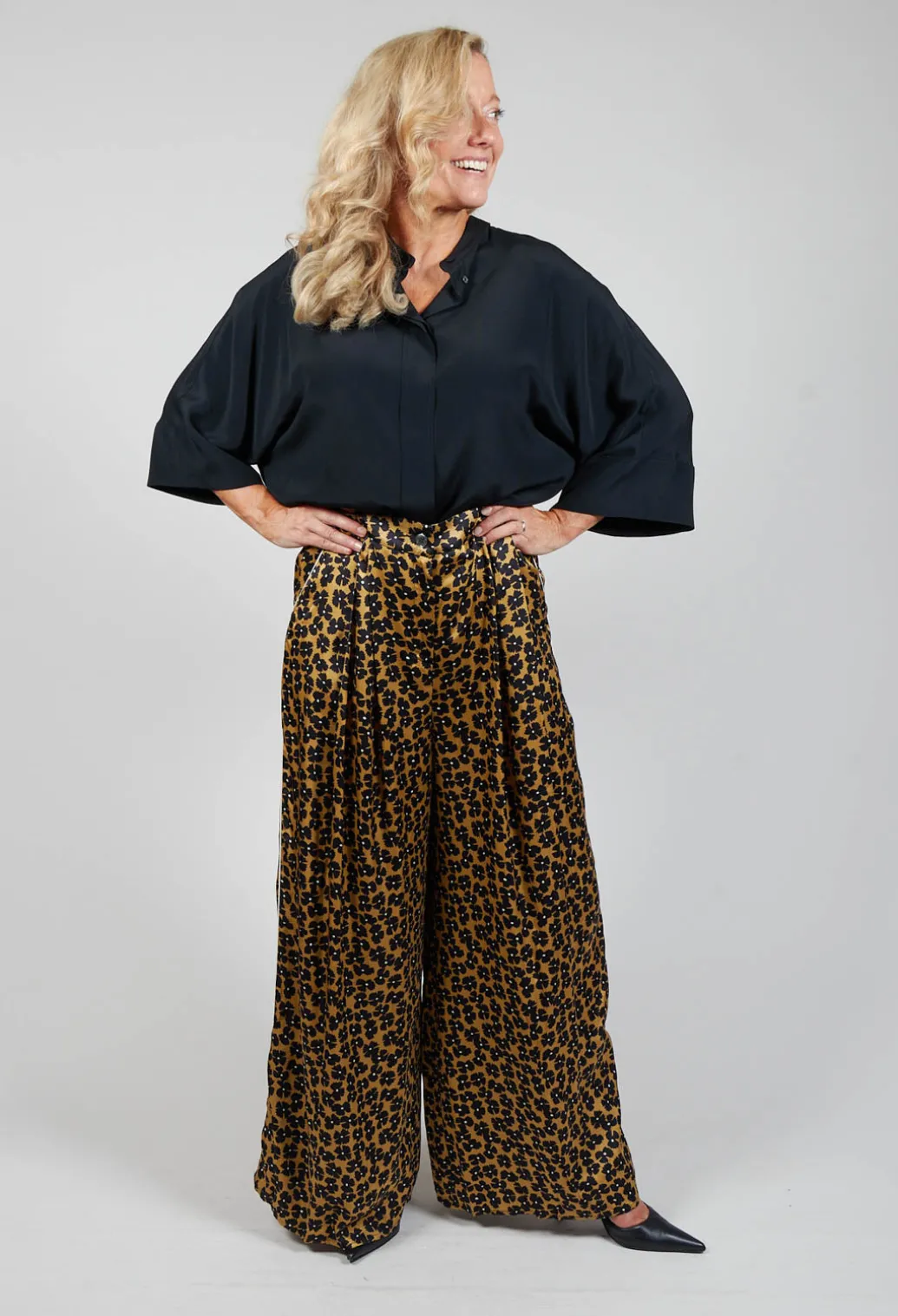 Printed Wide Leg Trousers in Black