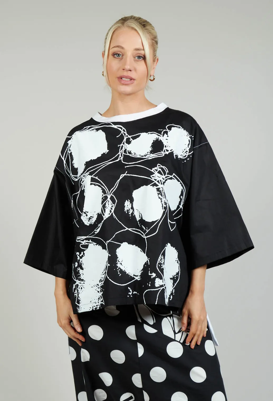 Printwork Bracelet Sleeve T-shirt in Original Black
