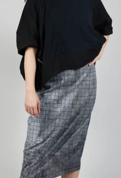 Pull On Fitted Skirt in Black print
