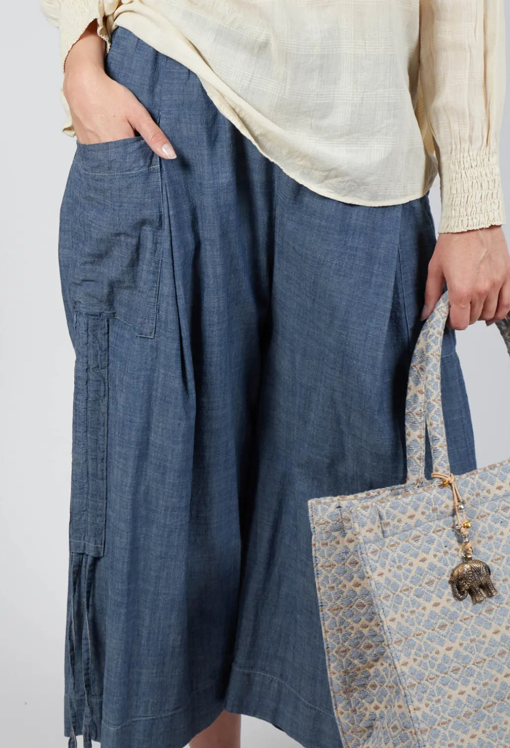 Pull String Capri Trousers in Oyster Grey