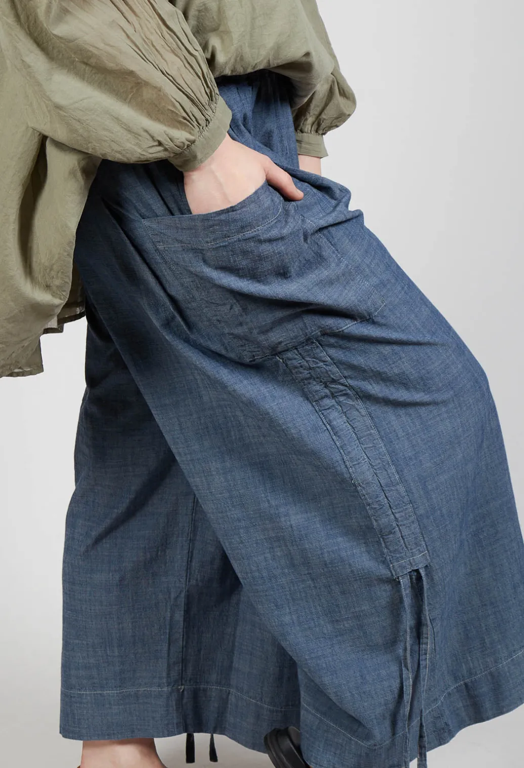 Pull String Capri Trousers in Oyster Grey