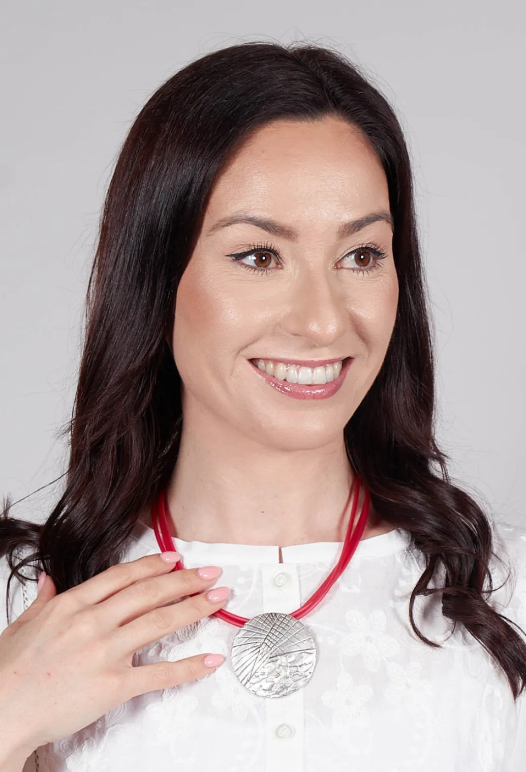 PVC Three Row Necklace with Engraved Zamak Pendant in Red