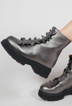 Qaku Ankle Boots in Plomo
