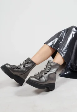 Qaku Ankle Boots in Plomo