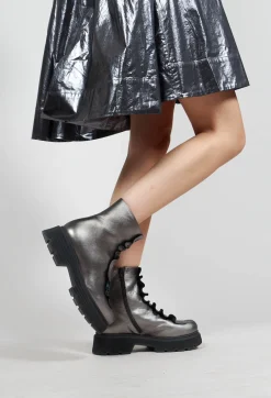 Qaku Ankle Boots in Plomo