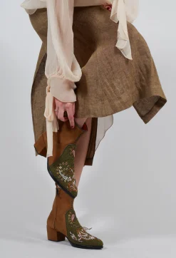 Queen Phyllis Boot in Suede Spice Olive