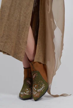 Queen Phyllis Boot in Suede Spice Olive