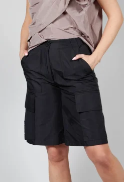 RAIN1 Shorts in Black