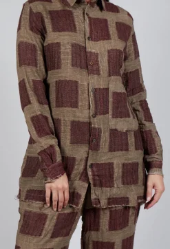 Raw Hemmed Shirt in Black Dirty