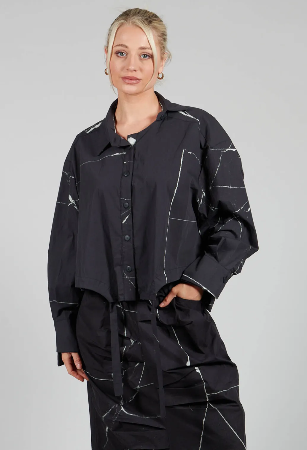 Recta Shirt in Off Black Banner