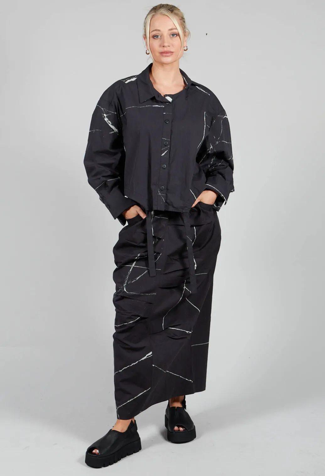 Recta Shirt in Off Black Banner