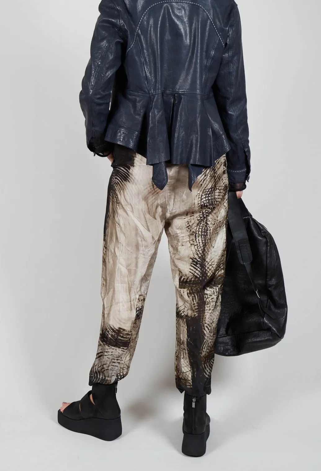 Relaxed Trousers in Single Variant
