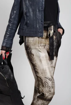 Relaxed Trousers in Single Variant