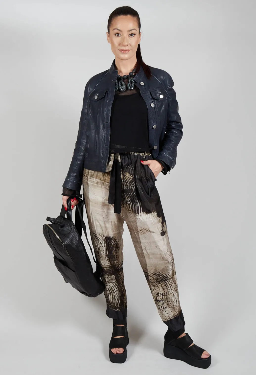 Relaxed Trousers in Single Variant