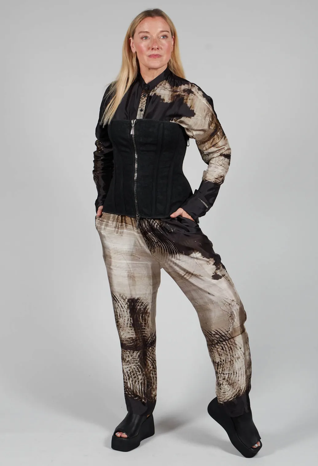 Relaxed Trousers in Single Variant