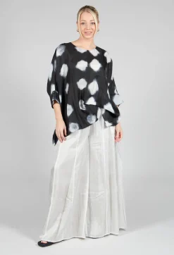 Rene Round Neck Shirt in Black and White