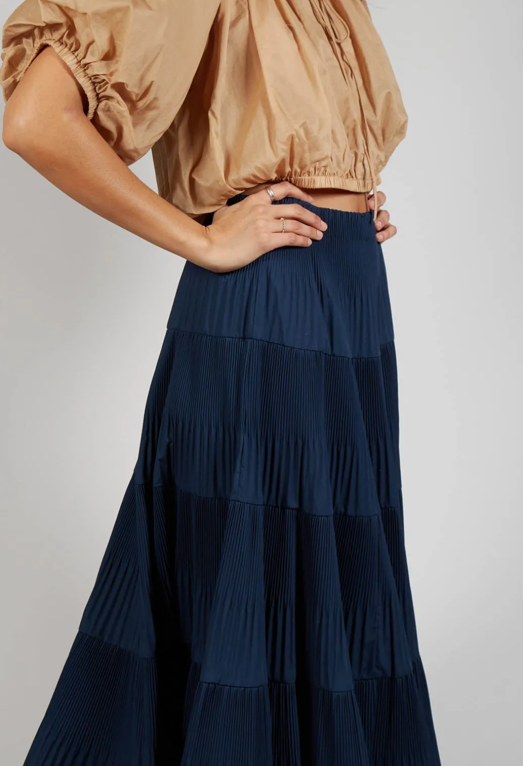 Ribbed Midi Skirt in Navy