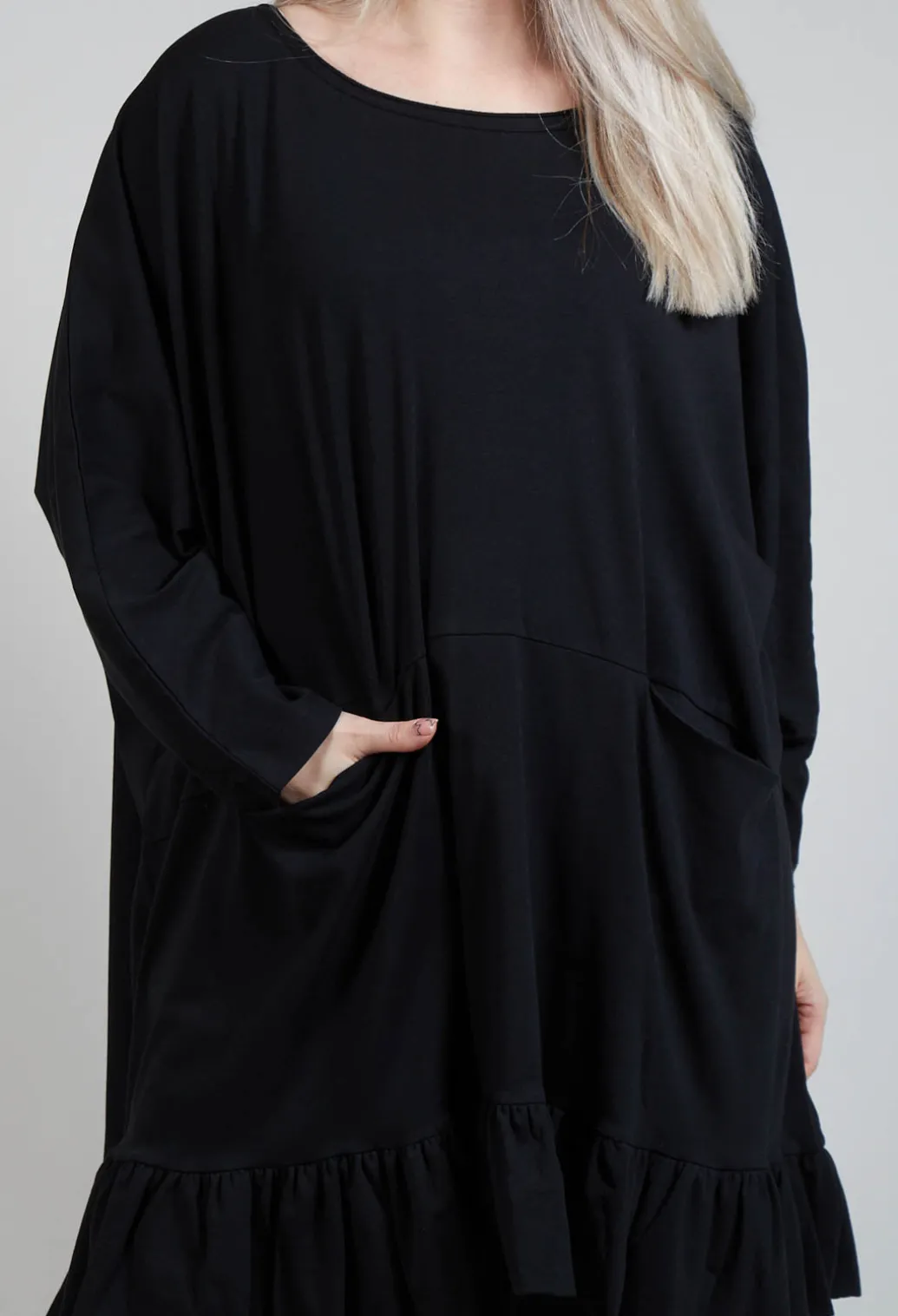 Ruffled Hem Top in Black